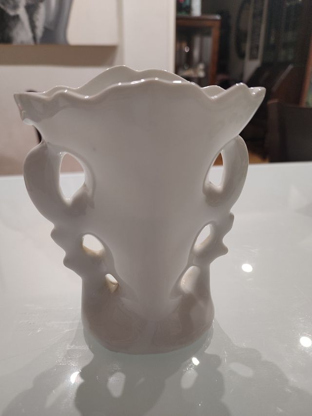 Jarrón decorativo de porcelana