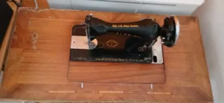 MAQUINA COSER CON MUEBLE ANTIGUO