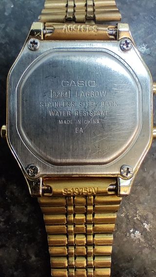 Casio DORADO LA660W 