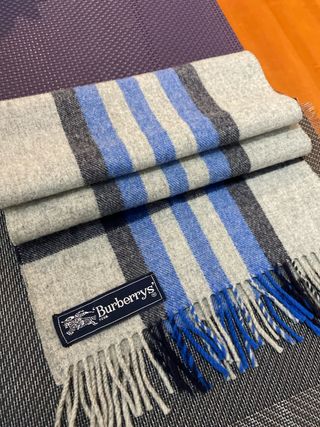 BUFANDA BURBERRYS