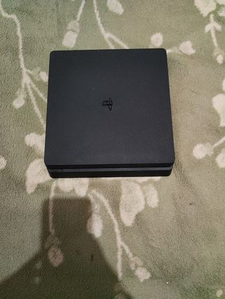 PS4 Slim 500gb almacenamiento