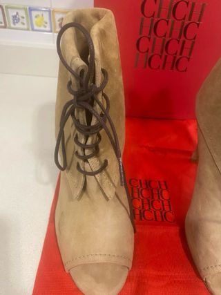 Botin de señora de piel de ante de Carolina Herrer