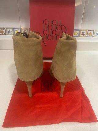 Botin de señora de piel de ante de Carolina Herrer