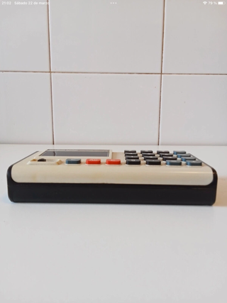 Calculadora Casio primera que salió falta tapa pil