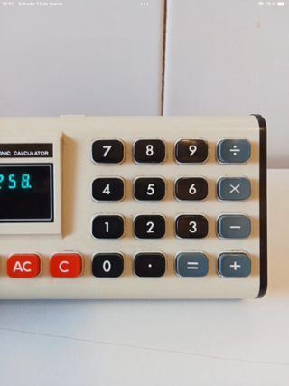 Calculadora Casio primera que salió falta tapa pil
