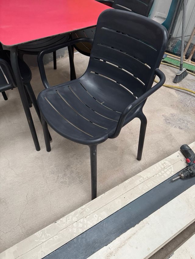 Mesa con sillas para teraza 