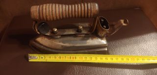 Antigua plancha de hierro,para enchufe.