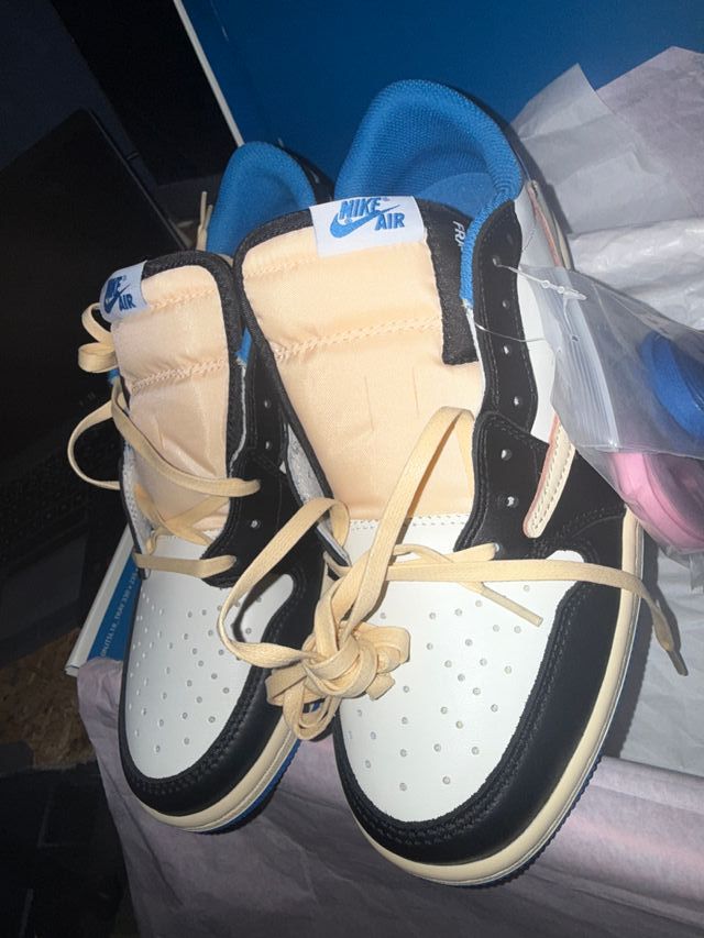 Jordan 1 Retro Low OG SP Fragment x Travis Scott