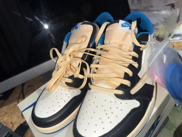 Jordan 1 Retro Low OG SP Fragment x Travis Scott