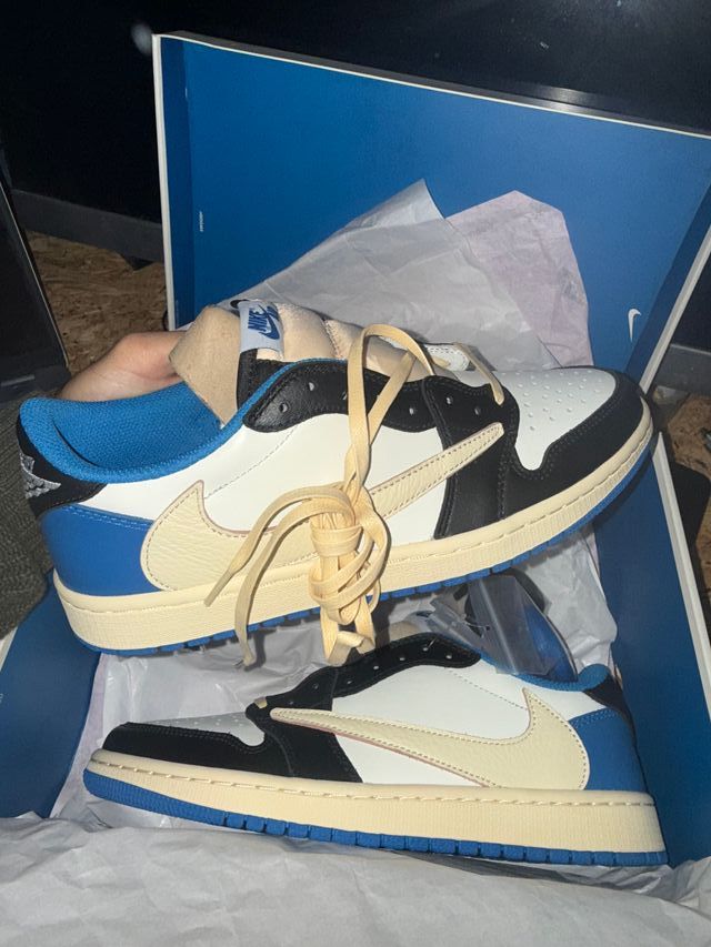 Jordan 1 Retro Low OG SP Fragment x Travis Scott