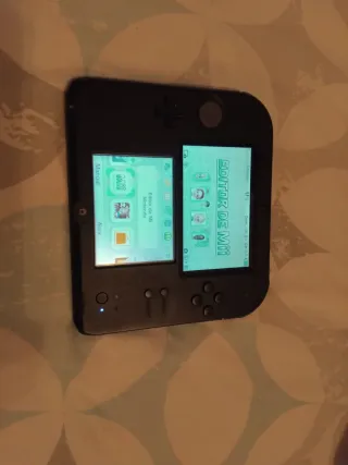 Nintendo 2DS con cargador