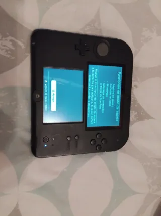 Nintendo 2DS con cargador