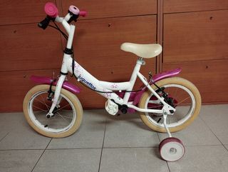 Bicicleta niña con ruedines. Ruedas de 14 pulgadas
