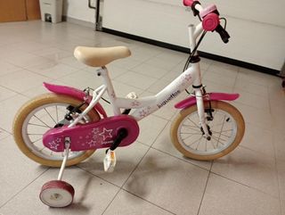 Bicicleta niña con ruedines. Ruedas de 14 pulgadas