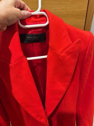 Blazer Roja Zara