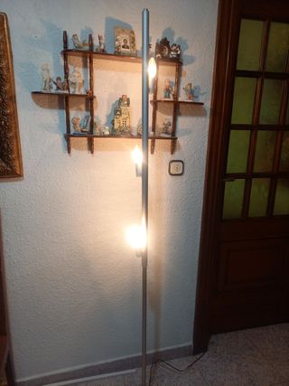 IKea Lampara de pie con 3 luces.