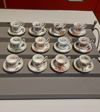 Set 12 tazzine Royal Albert