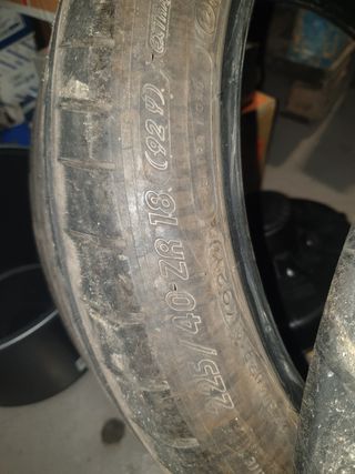Neumatico 225/40 r18