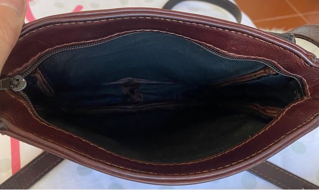 Bolso de cuero artesanal y collar/ sac cuir