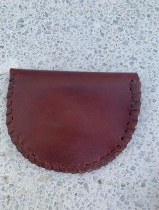 Monedero original de cuero redondo