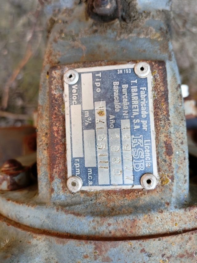 Motor más bomba de riego