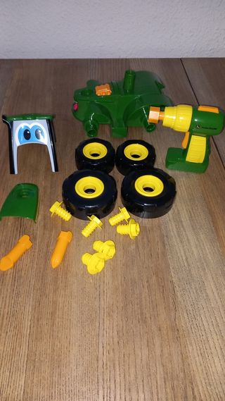 TRACTOR JUGUETE JOHN DEERE DE BIZAK.