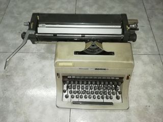 Máquina de escribir olivetti