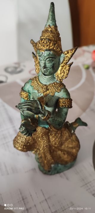 Statue
