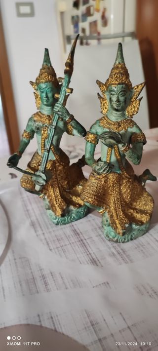 Statue