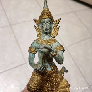 Statue