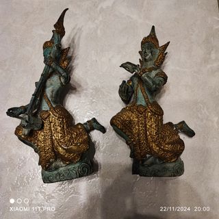 Statue