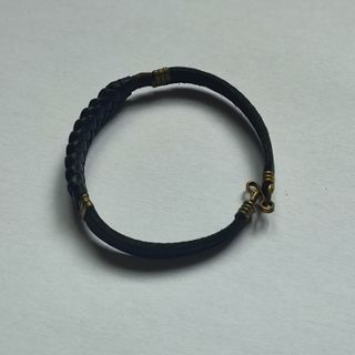 Pulsera de cuero negro con trenzado cierre metal