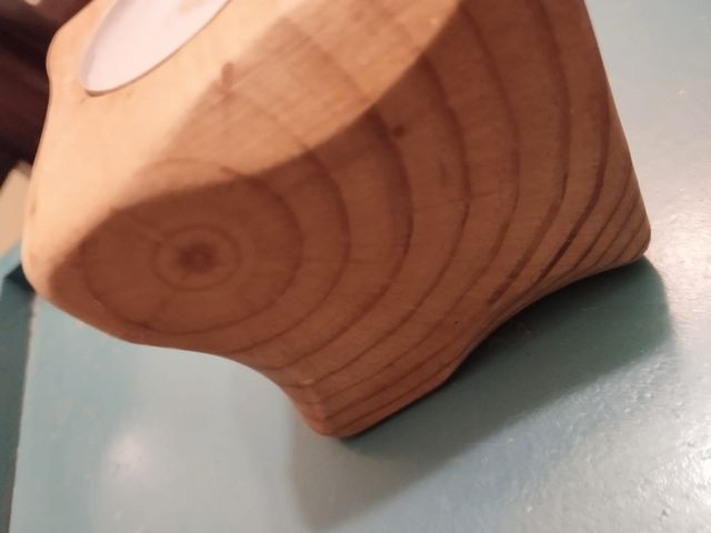 Portacandele in legno con venature