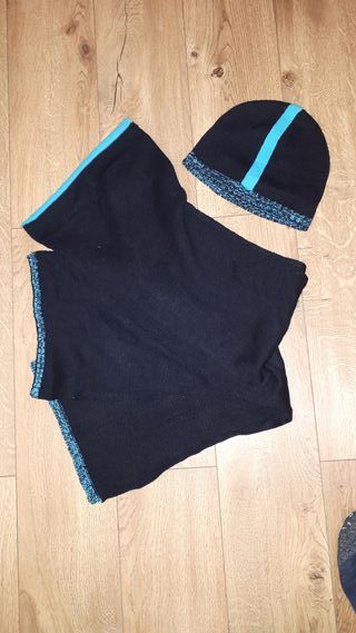 Bufanda y gorro a juego negro y azul