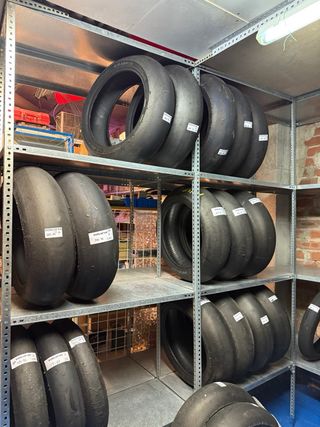 Neumaticos de circuito/Calle