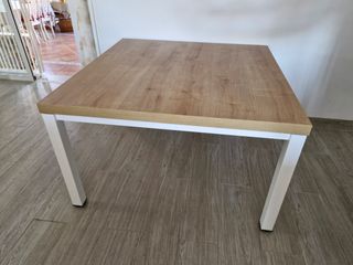 Mesa moderna roble estructura acero lacado blanco
