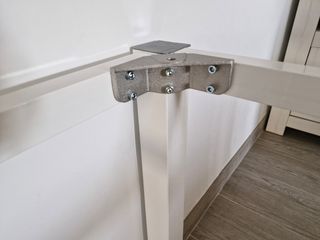 Mesa moderna roble estructura acero lacado blanco
