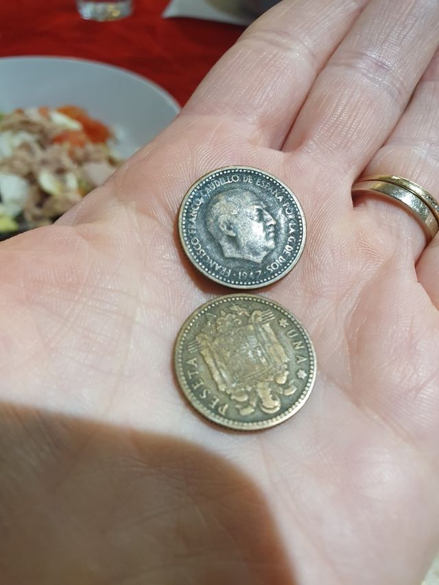 Monedas una peseta de Franco 1947