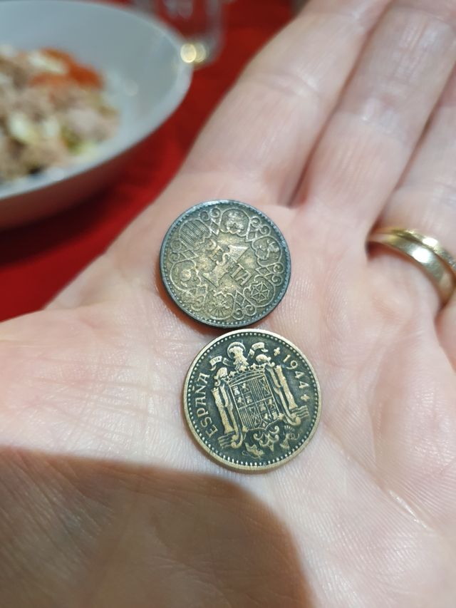 Moneda, 1 peseta de 1944 (2 monedas)