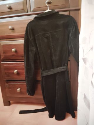 Vestido negro estilo vaquero en pana