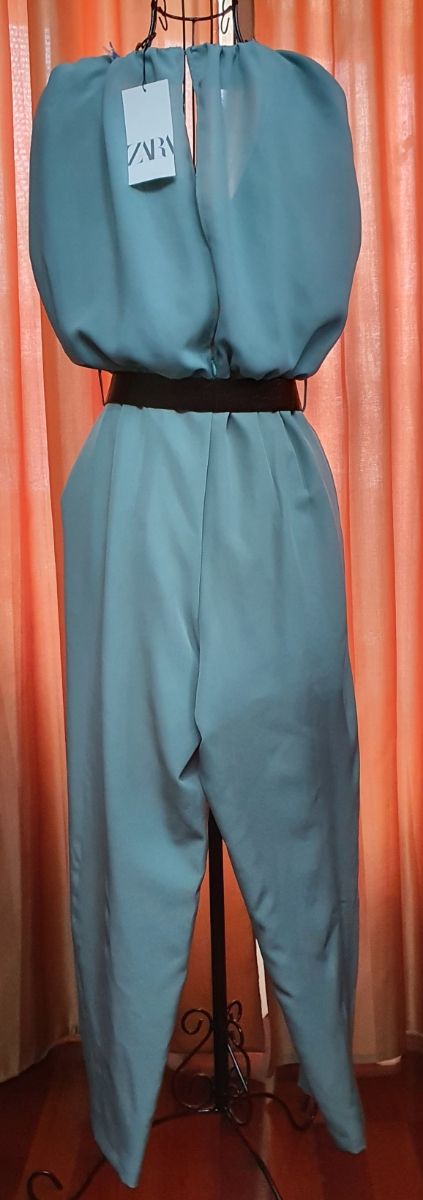 Mono frunces hombreras cinturón zara.