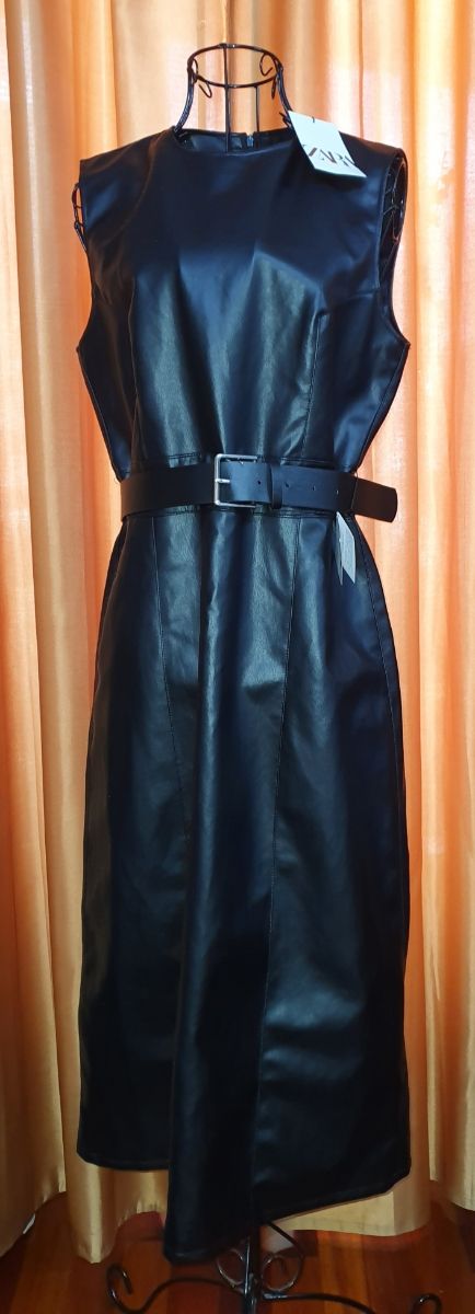 Vestido efecto piel woman colección Zara