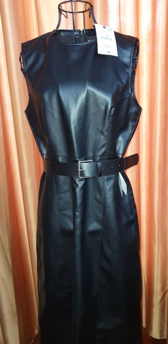 Vestido efecto piel woman colección Zara