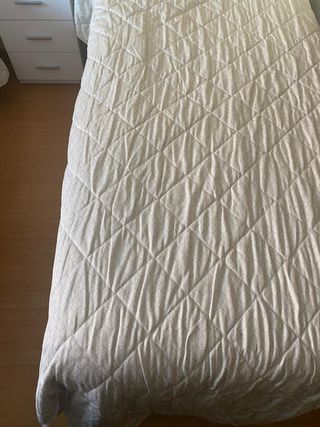 Dos colchas para cama individual