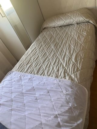 Dos colchas para cama individual