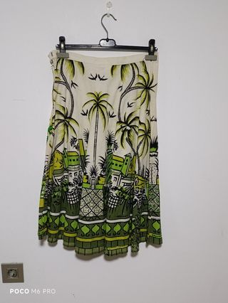 Falda crema con estampado de paisaje