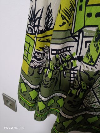 Falda crema con estampado de paisaje