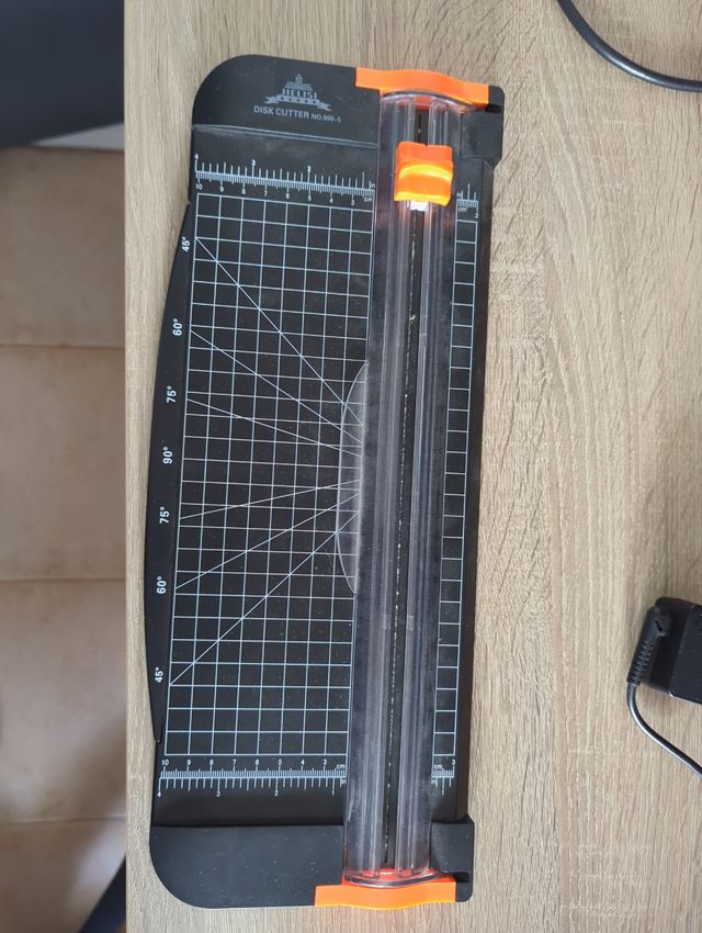 Guillotina cortar papel