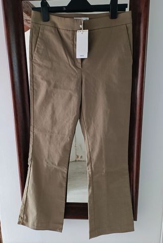 Pantalón flare de Mango