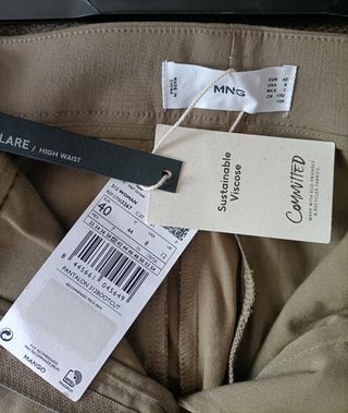 Pantalón flare de Mango